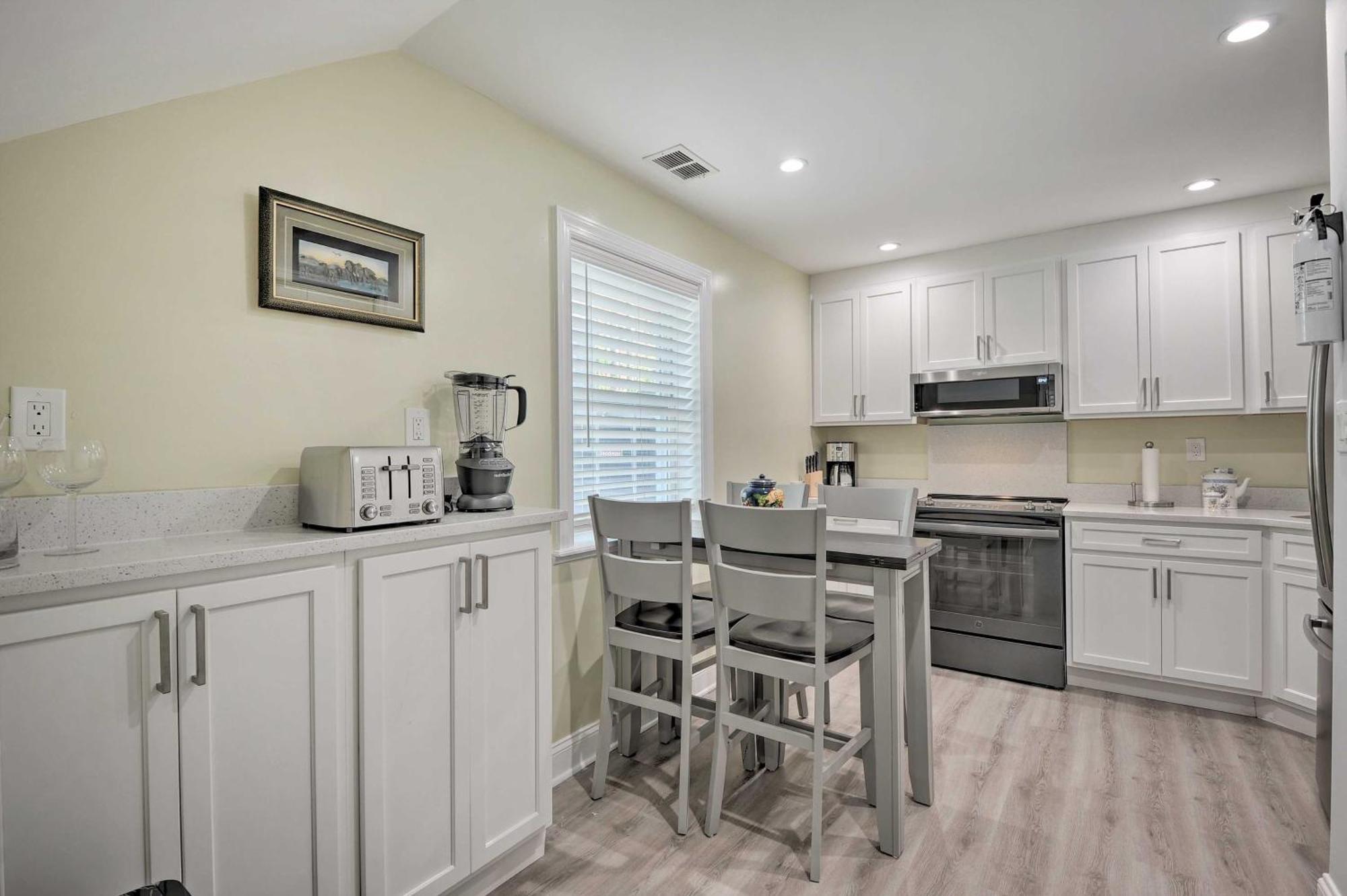Dc With Fire Pit 6 Mi To Ivy City! Holiday home *