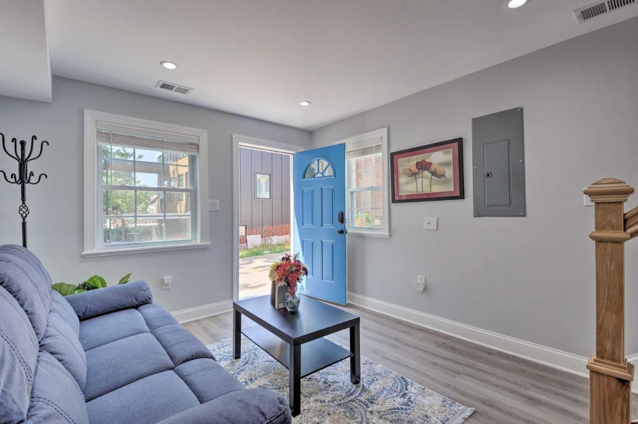 Holiday home Dc With Fire Pit 6 Mi To Ivy City!